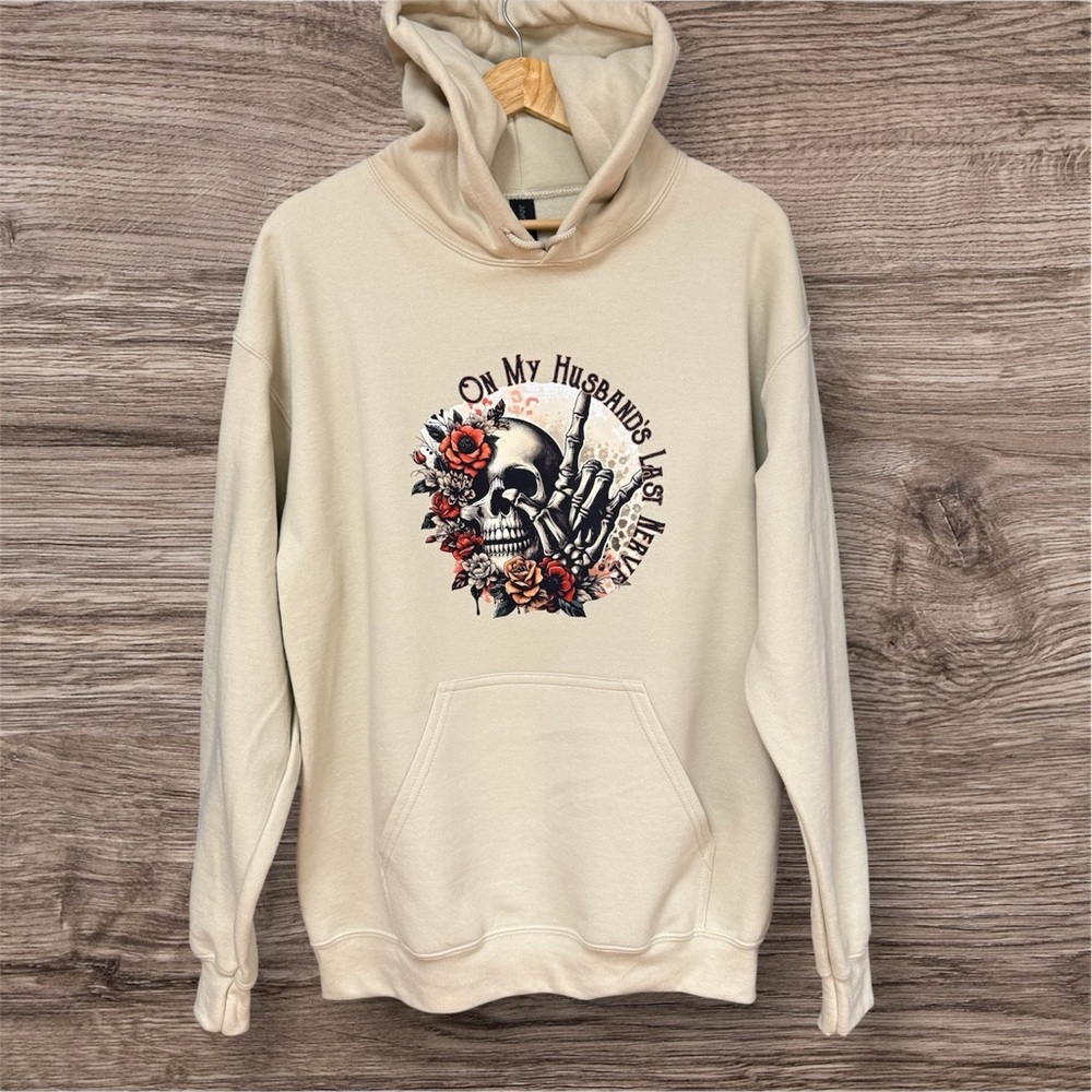 Gildan Custom Dtf Skull And Roses Hoodie